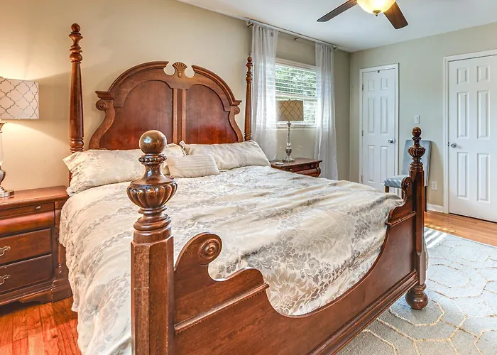 2 Mi To Fsu & Famu: W/ Spacious Deck! Сasa de vacaciones Tallahassee