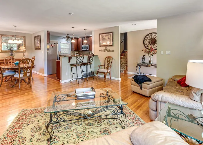 2 Mi To Fsu & Famu: W/ Spacious Deck!