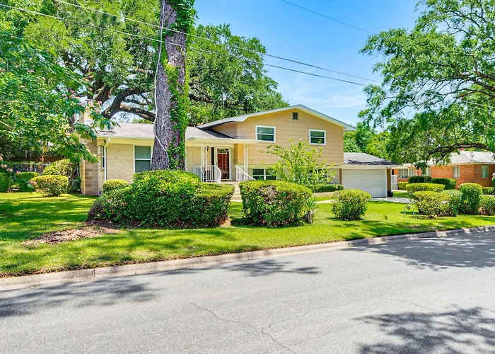 2 Mi To Fsu & Famu: W/ Spacious Deck! *