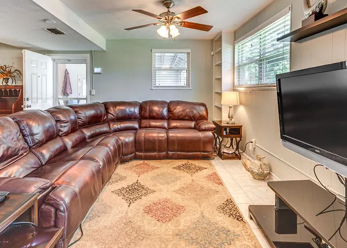 2 Mi To Fsu & Famu: W/ Spacious Deck! * Tallahassee